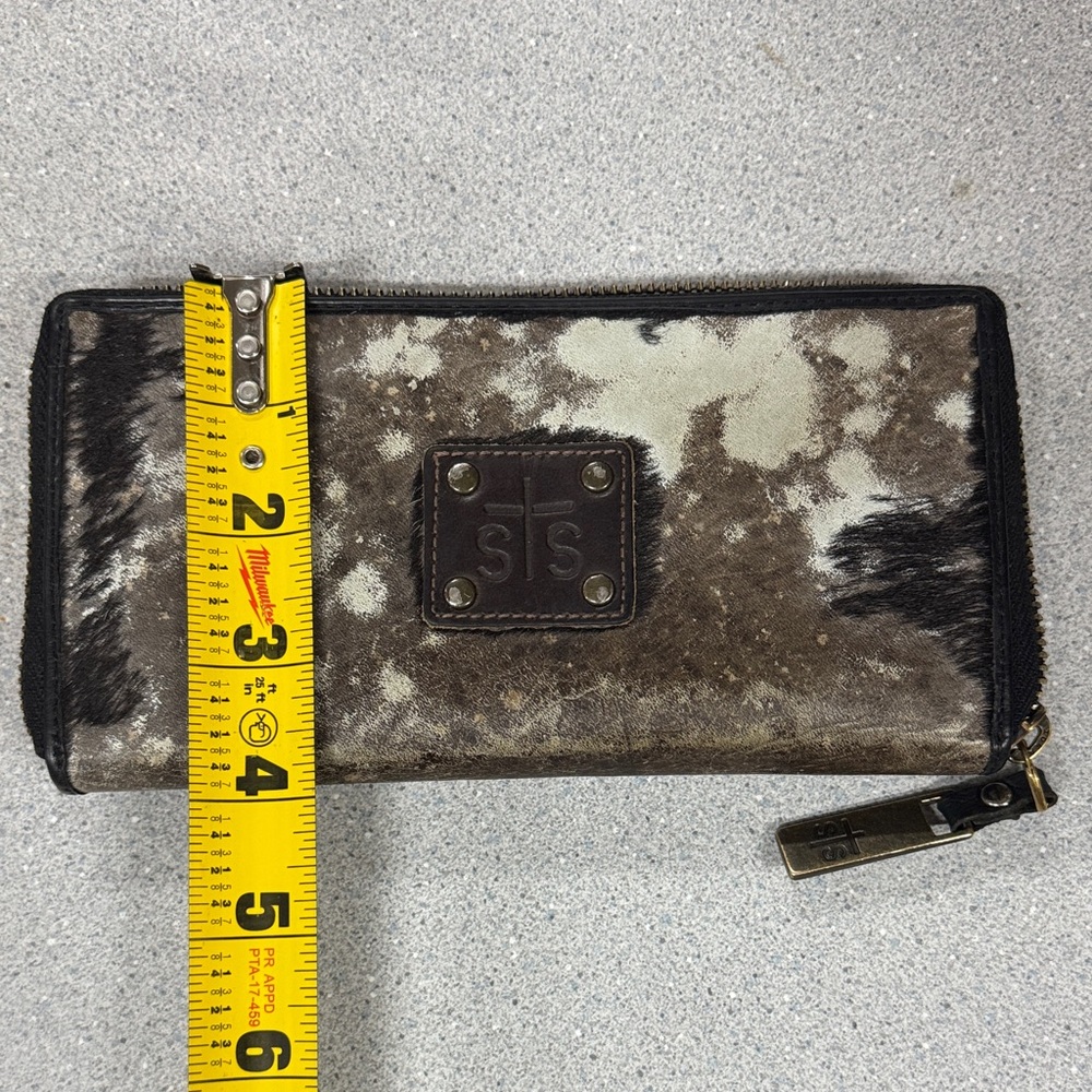 STS Ranchwear Brown and White Cowhide Wallet - Picture 6 of 6